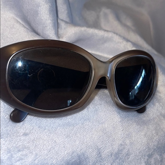 Genuine Vintage Fendi Sunglasses- Plastic Frame - Picture 10 of 16